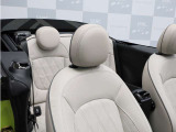 禁煙車ですので焦げや臭いなどはございません。気持良くお乗り頂けます。