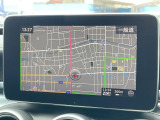 ●純正ナビ:一体感のあるナビは、高級感ある車内を演出してくれます。Bluetooth再生などオーディオ機能も充実しておりますので、運転もより楽しめます♪