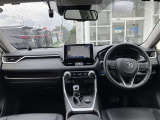 【運転席・インパネまわり】ハンドル・シート・フロアーなど隅々までプロによるクリーニング済み☆彡キレイな車内でドライブが一層快適にお楽しみいただけます!!
