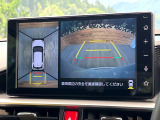 【マルチテレインモニター】車のフロントやサイドのカメラ画像を同時にモニター表示することで、悪路や狭い道を走行時でも周囲の状況確認ができ安心!本格SUVにうれしい装備です♪