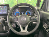 インテリアに合わせたデザインのステアリングは、運転される方のことも考え、運転しやすい形状、大きさです。是非一度、実際に触ってお確かめください。