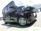 スチールホイール装着車です♪