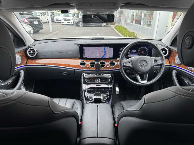 Eクラス E400 4マチック エクスクルーシブ 4WD