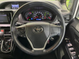【純正革巻きステアリング】上質な革を使用することで、手にしっかり馴染みとても運転しやすいハンドルです♪