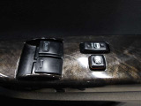 運転席はオートパワーウィンドウ☆窓の全閉全開が自動で出来るので便利ですよ♪