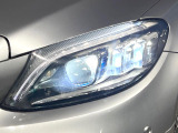●LEDヘッドライト:夜間走行時も良好な視界を確保し安心して運転できる高輝度LEDヘッドライトを装備!点灯速度が早く、消費電力も抑えられています。