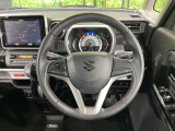 【ステアリングスイッチ】運転中、前方から目線をそらすことなく、オーディオ等の操作が可能な便利機能!安心&快適なドライブを演出してくれます♪