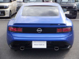 Z32型をイメージした2重リング発光のLEDリヤコンビネーションランプ。