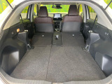 普段のお買い物や通勤、送迎等に十分な荷室スペースを確保しております。セカンドシートを倒すと、大きな荷物の積載も可能です♪