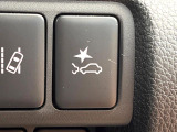 【三菱e-Assist】走行中に前方の車両等を認識し、衝突しそうな時は警報とブレーキで衝突回避と被害軽減をアシスト。より安全にドライブをお楽しみいただけます。