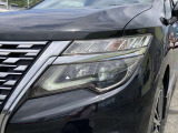 【LEDヘッドライト】悪天候や夜間走行時も良好な視界を確保し安心して運転できる高輝度LEDヘッドライトを装備!