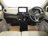 明るく伸びやかな空間・全方位で視野が広く、気持ちが良く運転もしやすい♪