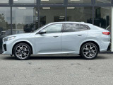 サービスにはドイツ本国と同様に教育と訓練を受け、BMWを知り尽くした「マイスターメカニック」が数多く在籍しております。納車前点検整備で、お客様に安心と安全をお届けいたします。