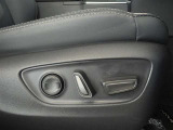 パワーシート搭載。微妙な調整が手軽にでき、ピッタリのポジションで運転することが可能です。
