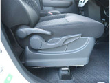 【シートアジャスター】上下調整できるシートアジャスター!運転手にあったドライバーズポジションができますね。