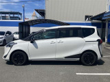 両側パワースライドドア付きだから、狭い駐車スペースなどでの 乗り降りラクラク!小さなお子さまのいるご家庭には嬉しい装備。