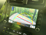 【バックカメラ】駐車時に後方がリアルタイム映像で確認できます。大型商業施設や立体駐車場での駐車時や、夜間のバック時に大活躍!運転スキルに関わらず、今や必須となった装備のひとつです!