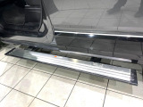 【電動サイドステップ】車高の高いお車でも、これがあれば小さいお子様の乗り降りも楽々♪スライドドアと連動して作動する為、煩わしい操作は不要です!