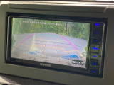 【バックカメラ】駐車時に後方がリアルタイム映像で確認できます。大型商業施設や立体駐車場での駐車時や、夜間のバック時に大活躍!運転スキルに関わらず、今や必須となった装備のひとつです!