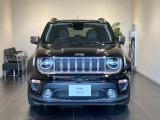 【フロントグリル】7スロットルグリルはJeep伝統の証です。SUVのみにこだわり続けている伝統あるJeep車へお乗り頂いてみてはいかがですか?