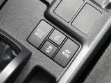 EVドライブモードスイッチを押せば、早朝や深夜の住宅街や屋内の駐車場などで、騒音や排気ガスを気にすることなく走行できます