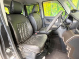 運転席シート廻りは使用感も少なく、良好な状態となっています。丁寧に使われていたことがよくわかりますね。