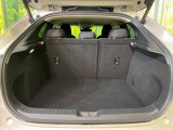 【パワーバックドア】スマートキーや運転席のボタンを押すだけでリアゲートが自動で開閉します!荷物を持っている時や、高い位置にあるバックドアを閉める際に便利な機能です♪