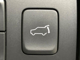 【パワーバックドア】スマートキーや運転席のボタンを押すだけでリアゲートが自動で開閉します!荷物を持っている時や、高い位置にあるバックドアを閉める際に便利な機能です♪