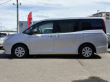 4WD/寒冷地仕様/ウェルキャブ/車椅子仕様車スロープタイプ2サードシート付/パワースライドドア/LEDヘッドランプ/純正CD・USBオーディオ/キーレスキー/Wエアコン/ワイパーデアイサー