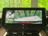 【パノラミックビューモニター】専用のカメラにより、上から見下ろしたような視点で360度クルマの周囲を確認することができます☆死角部分も確認しやすく、狭い場所での切り返しや駐車もスムーズに行えます。