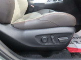運転席はパワーシートです