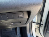 運転席からリアゲートを電動で開閉できます。