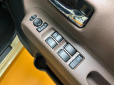 電動格納ミラー、パワーウィンドウ