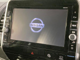 【大画面ナビ】人気の大型9インチナビを装備。存在感のある大画面はインパクト大!ナビ利用時のマップ表示は見やすく、テレビやDVDは臨場感がアップ!いつものドライブがグッと楽しくなります♪
