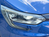 ●LEDヘッドライト:夜間走行時も良好な視界を確保し安心して運転できる高輝度LEDヘッドライトを装備!点灯速度が早く、消費電力も抑えられています。