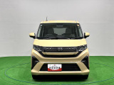 横開きバックドアの採用に始まり進化を続けてきたダイハツベーシックカーが両側スライドドアを身にまといました。新型ムーヴが入荷致しました。