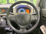 インテリアに合わせたデザインのステアリングは、運転される方のことも考え、運転しやすい形状、大きさです。是非一度、実際に触ってお確かめください。