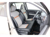 ■車内クリーニング■専門スタッフが見えないところまで徹底洗浄!車内のニオイもリフレッシュ!目に見えないところまで美しくがモットーです。だから、当店の中古車は内装にも自信があります!