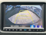 バックカメラ装着済!後退時、画面で後方の視界をサポートします。