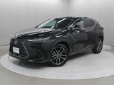 レクサスのコンパクトクロスオーバーSUV「NX」。本革シートやフルLEDヘッドライトを装備する「NX350hバージョンL」です。