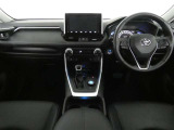運転席・助手席を入れたインストルメントパネル全体画像です。
