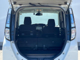 普段のお買い物や通勤、送迎等に十分な荷室スペースを確保しております。セカンドシートを倒すと、大きな荷物の積載も可能です♪