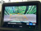 【バックカメラ】駐車時に後方がリアルタイム映像で確認できます。大型商業施設や立体駐車場での駐車時や、夜間のバック時に大活躍!運転スキルに関わらず、今や必須となった装備のひとつです!