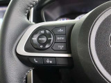 ステアリングスイッチで簡単にオーディオの操作が可能です