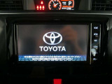純正ナビを装備。タッチパネル式で使いやすく、お出かけもラクラクです。