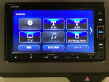 ナビゲーションはフルセグTV、インターナビ対応のGathers純正メモリーナビを搭載しています。Bluetoothオーディオ機能がありますので、スマートフォンなどの音楽も再生できます。