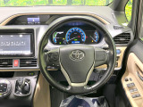 【純正革巻きステアリング】上質な革を使用することで、手にしっかり馴染みとても運転しやすいハンドルです♪