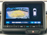 バックカメラ装着済!後退時、画面で後方の視界をサポートします。
