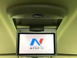 【フリップダウンモニター】大画面モニターで後席でもエンタメをお楽しみいただけます。小さなお子様にも大人気の装備です♪