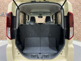 ■充実のアフターサービス■ 車の販売はもちろん、自社整備工場・自社鈑金工場・オイル交換&点検専門店舗を完備しておりますので納車後もお客様のカーライフをトータルでサポートいたします。